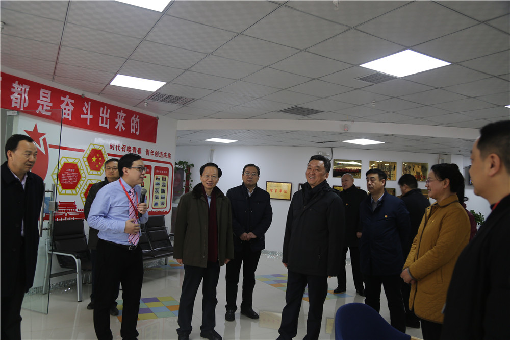 熱烈歡迎全國總工會(huì)副主席，書記處書記魏地春及省總工會(huì)王保存主席一行蒞臨安陽青峰網(wǎng)絡(luò)參觀指導(dǎo)